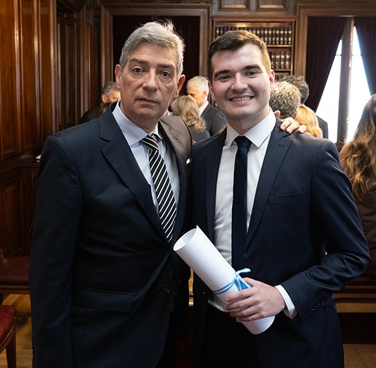 Horacio Rosatti junto al ganador del concurso, Martín Ugalde